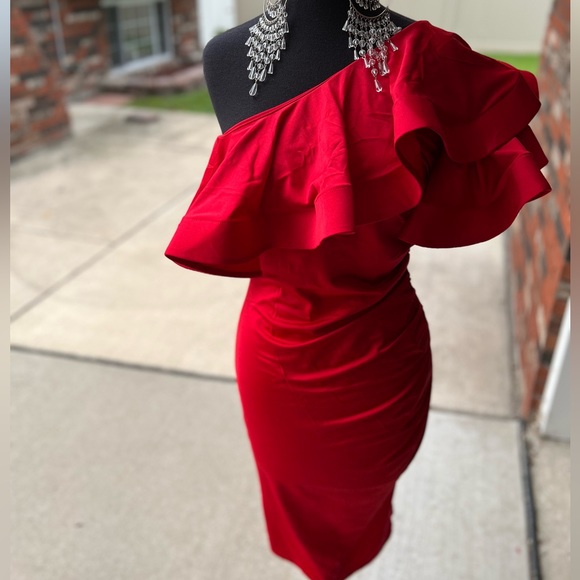 One shoulder Flounce midi - Picture 5 of 5